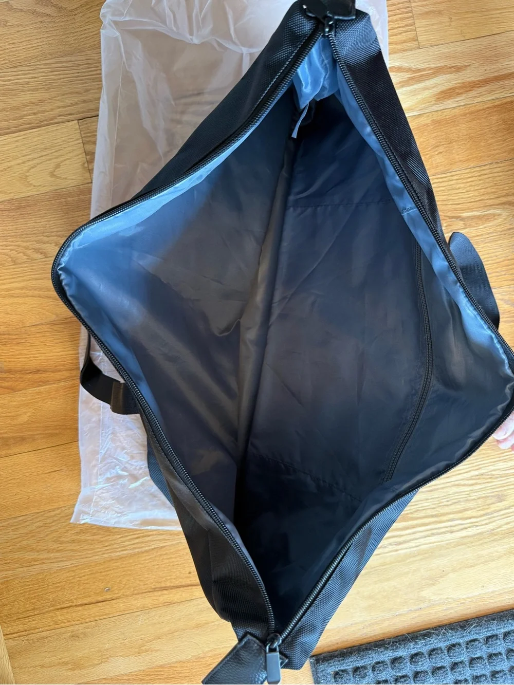 Black Duffel Tote Bag - Versatile Travel & Everyday Carry